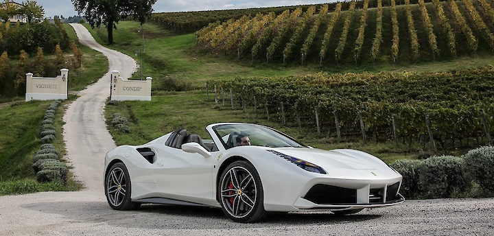 Gift for men on February 23: 1-day tour of the Val d'orcia by Ferrari
