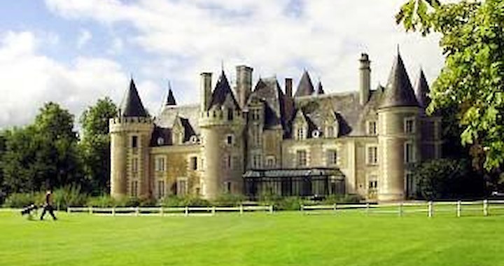 Замок-отель Chateau des Sept Tours 4*  